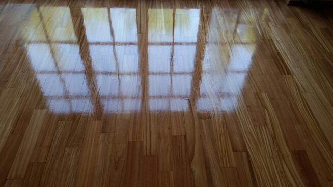 Układanie parkietu, deski barlineckiej- cyklinowanie bezpyło