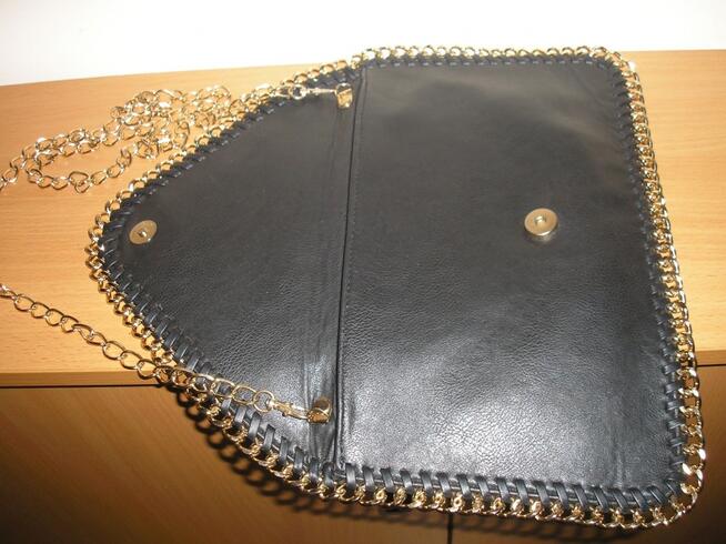 czarna torebka-kopertówka Forever