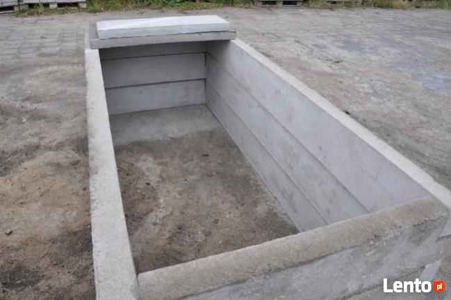 Pieczary nagrobne wraz z fundamentami pod pomniki