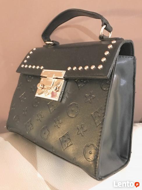 Torebka Louis Vuitton czarny kuferek