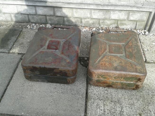 Karnister 20, 10, 5 litrowy, 2+2+2 szt. za 25, 19, 9 zł/szt.