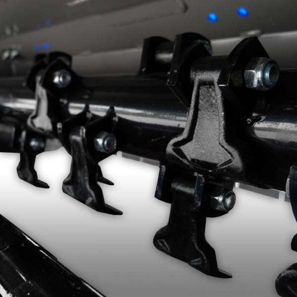 Przesuwna KOSIARKA bijakowa z unoszoną pokrywą - 135 cm