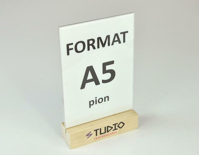 Stojak na menu / ulotki z plexi z drewnianą podstawką