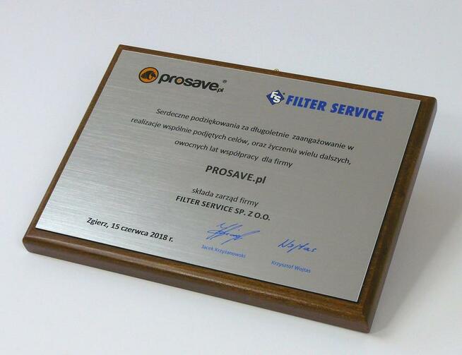 dyplom okolicznościowy pamiątkowy na drewnianym podkładzie