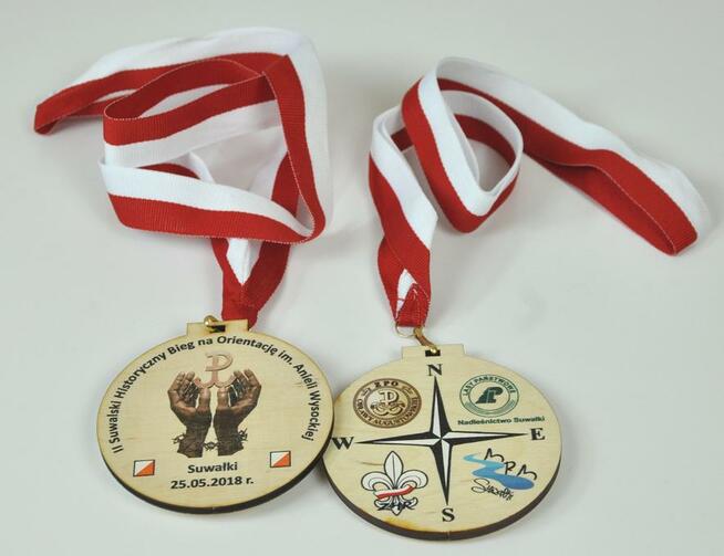 Medal okolicznościowy z plexi / medal drewniany