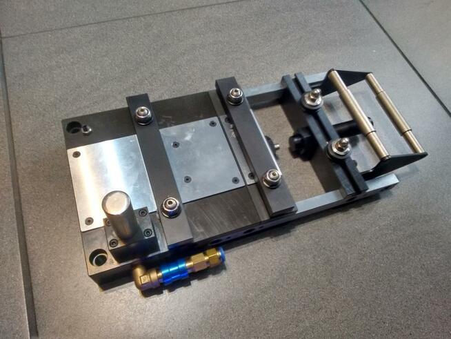 Podajniki pneumatyczne A1010 do prasy mimośrodowej