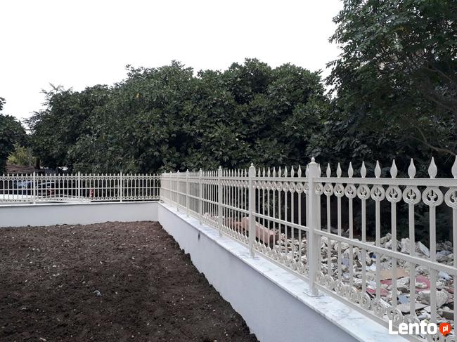 Ogrodzenia, balustrady modułowe z plastiku