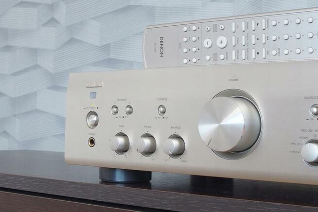 Zadbany Wzmacniacz Stereo Denon PMA-700AE + Pilot