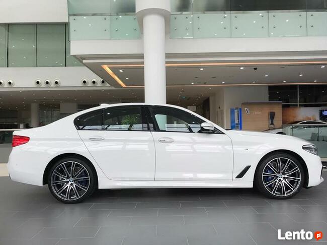 Archiwalne AUto do ślubu na wesele Limuzyna BMW G30 biały