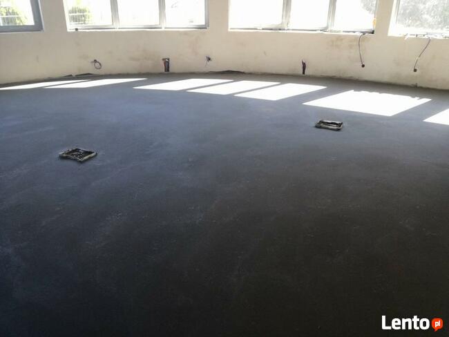 Wylewki maszynowe posadzki z mixokreta ogrzewanie podłogowe