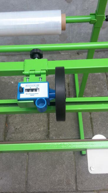 Folia w rolce na stojaku