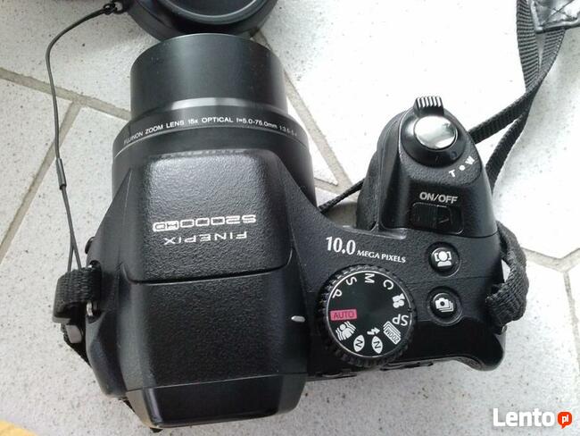 Aparat fotograficzny FUJI FILM FINEPIX S2000HD ZOOM X 15