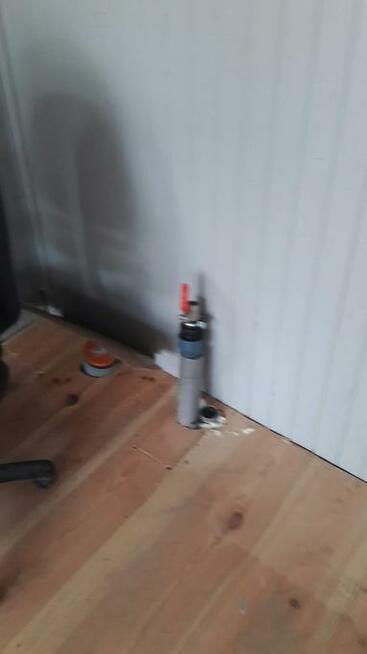 Wynajem kiosku z kanalizacją i wejściem do środka Kraków