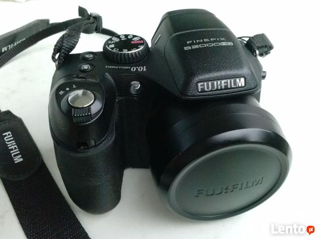 Aparat fotograficzny FUJI FILM FINEPIX S2000HD ZOOM X 15
