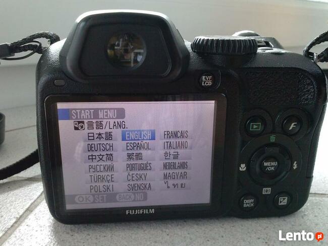 Aparat fotograficzny FUJI FILM FINEPIX S2000HD ZOOM X 15