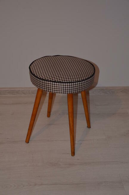 Taboret PRL po renowacji Krzesło, Krzesła PRL po renowacji