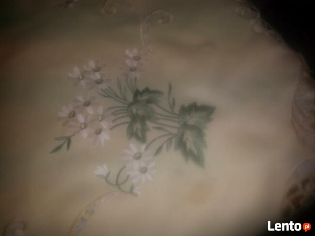 Obrus haftowany bladozolty-20%