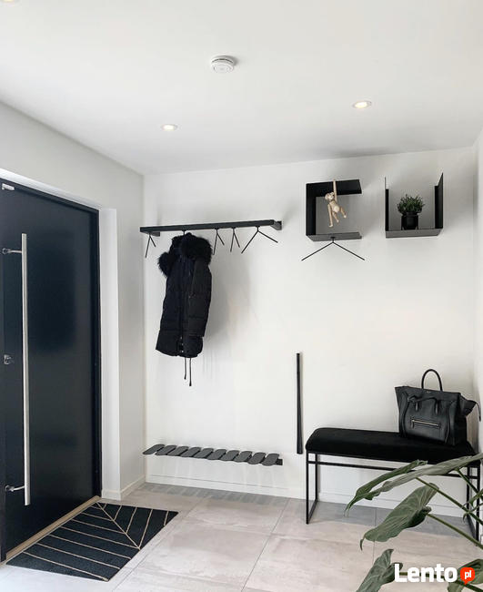 Minimalistyczna ławeczka tapicerowana 80 x 35 cm