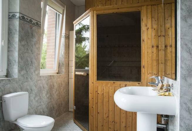 Dwupoziomowy apartament z sauną w wyjątkowej lokalizacji