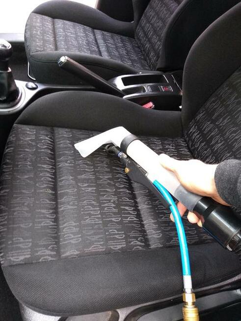 Piorę tapicerkę meblową