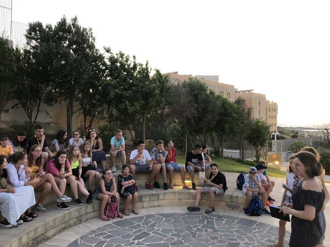 J angielski z native speaker lub polskim lektorem