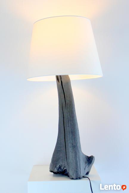 Lampy z drewna z morza