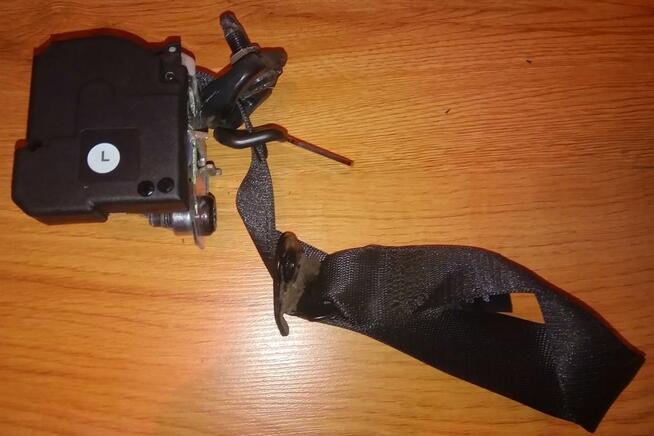 pasy bezpieczeństwa z napinaczami komplet 4 pasów ASTRA G