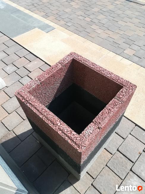 Gazony ogrodowe kwadrat wysokość 20 cm donice betonowe