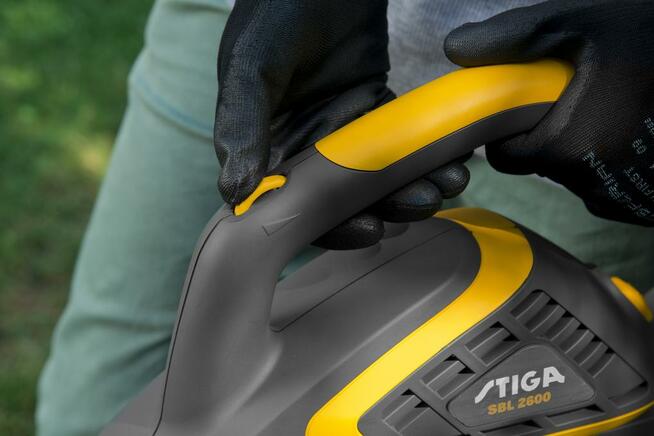 Dmuchawa odkurzacz BL 130c V z funkcją rozdrabniania liści