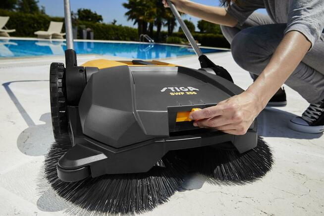 Zamiatarka ręczna Stiga SWP 355 z koszem, 55 cm, 1600 m²/h