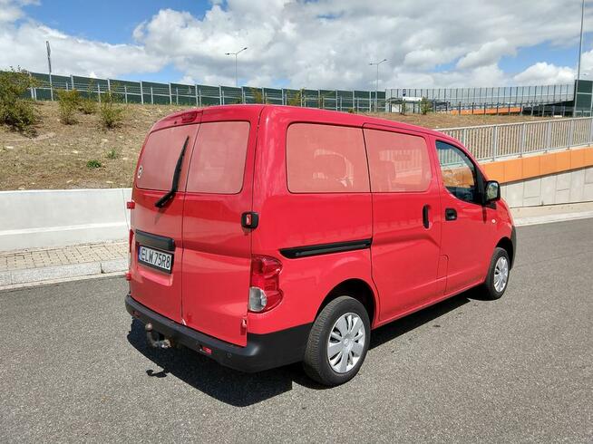 Nissan nv200