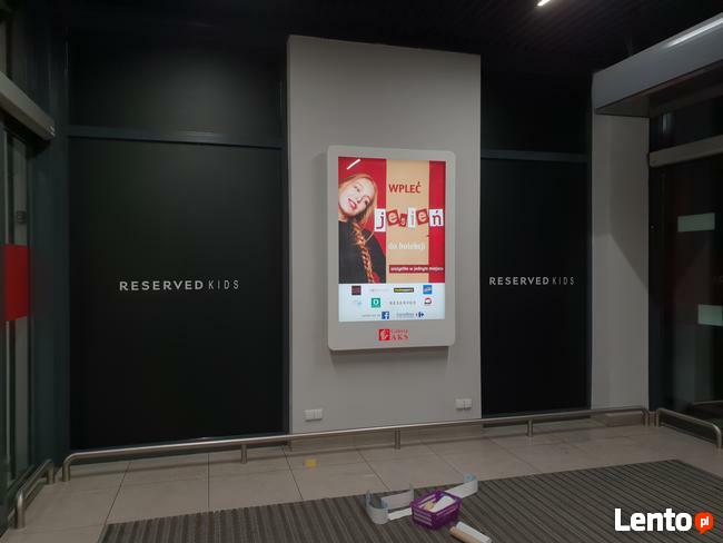 Oklejanie pojazdów, witryn, reklama na samochodzie