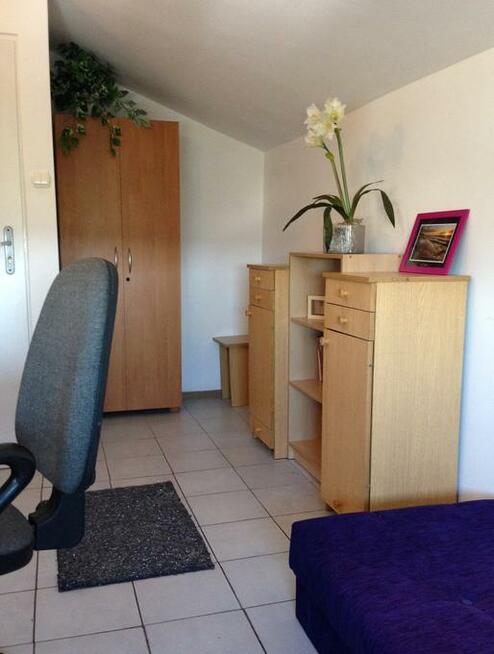 Internat, akademik, pokój dla studenta z pięknym widokiem