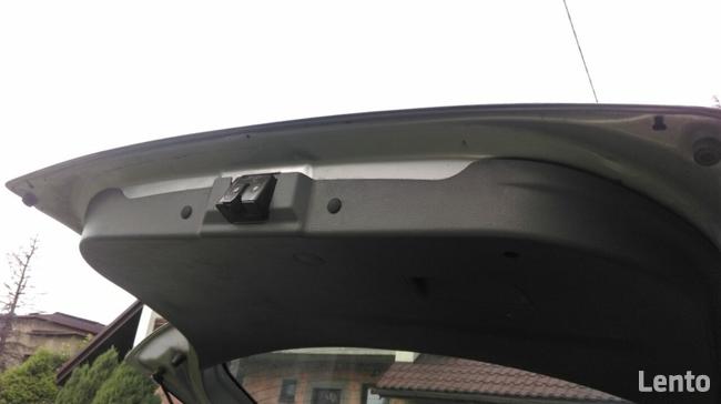 mazda 2 klapa 20n srebrna i zderzak tylny