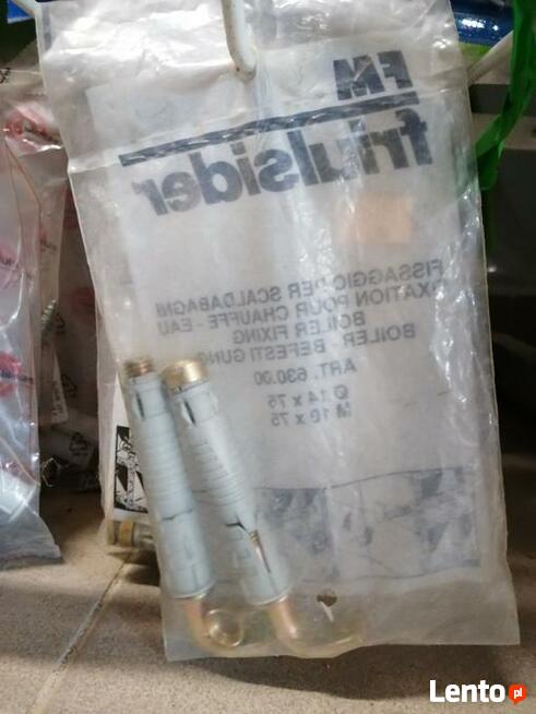 DYBEL Z HAKIEM BOILEROWYM