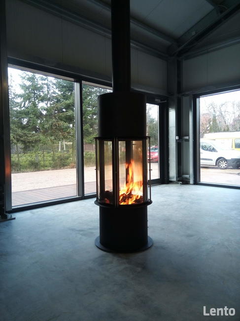 kominek na środek salonu