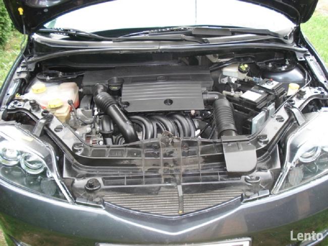 mazda 2 klapa 20n srebrna i zderzak tylny