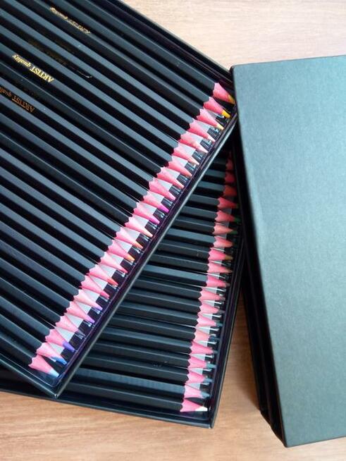 Elegancki zestaw kredek 46sztuk w pudełku ozdobnym