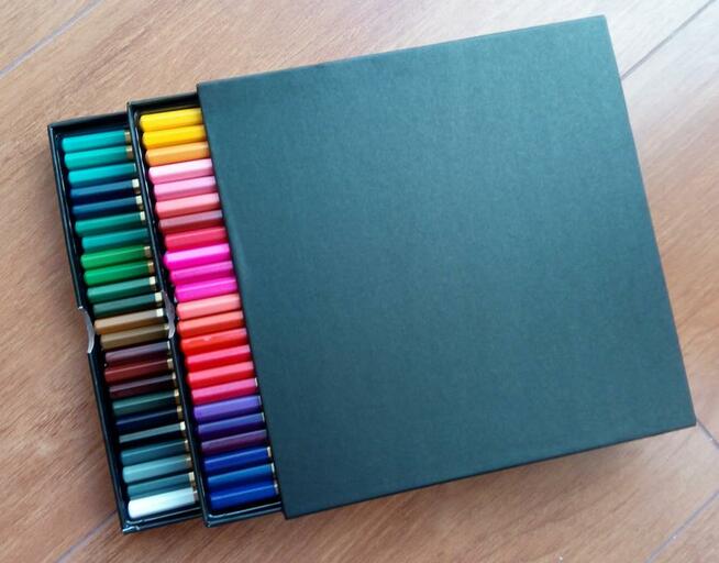 Elegancki zestaw kredek 46sztuk w pudełku ozdobnym