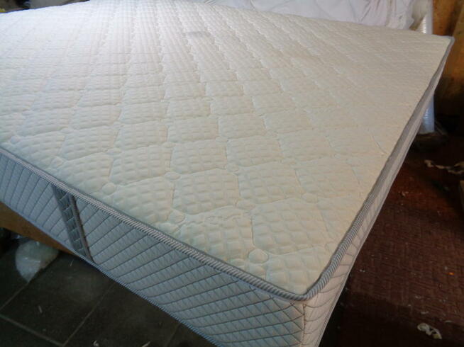 Usługa szycia pokrowców na materace