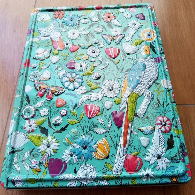 Kolorowanki antystresowe kredki metalowe pudełko ozdobne