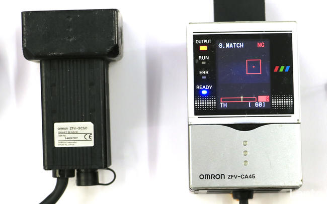 Czujnik sensor OMRON wzmacniacz ZFV-CA45 + kamera ZFV-SC50