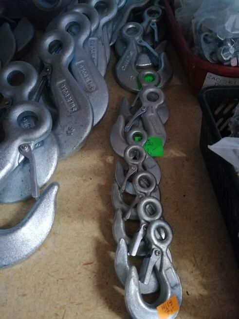 HAK Z ZABEZPIECZENIEM Z UCHEM ZACZEP