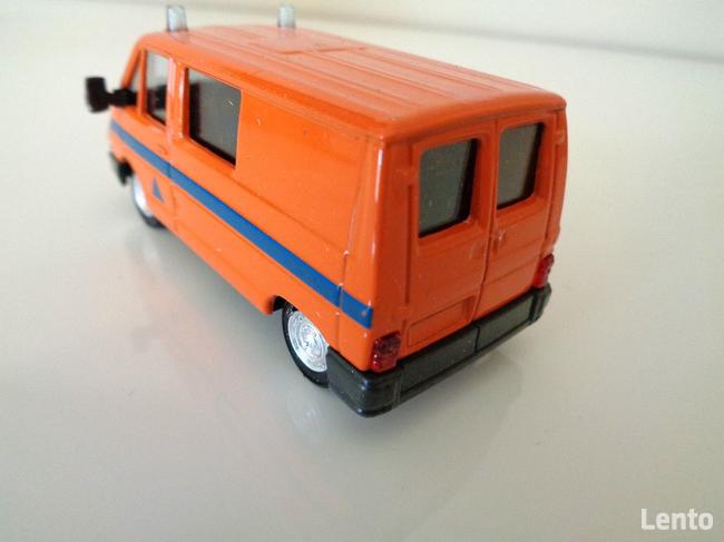 Sprzedam model RENAULT TRAFIC CIVILE