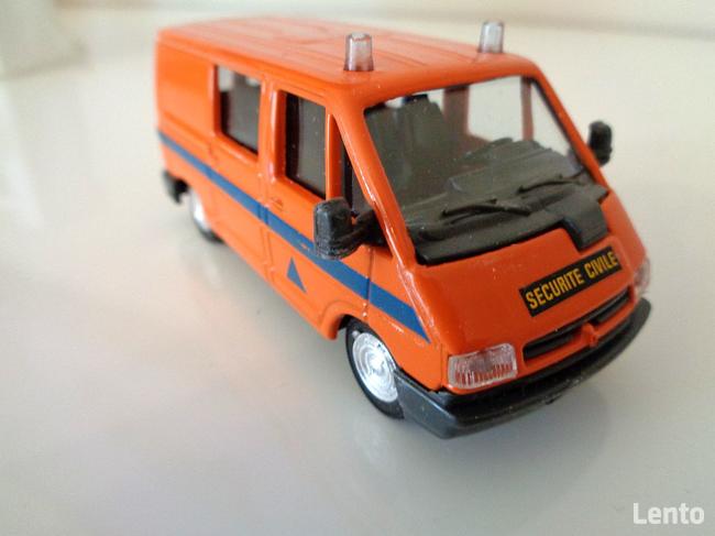 Sprzedam model RENAULT TRAFIC CIVILE