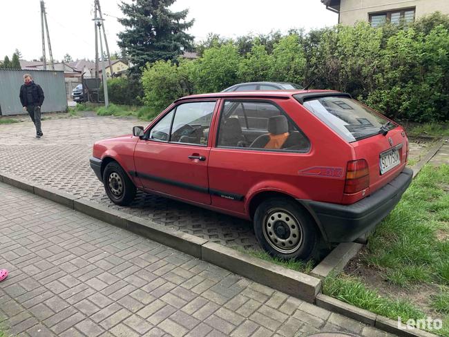 samochód osobowy marki VW Polo