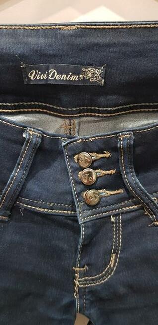 Praktycznie nowe spodnie jeansowe typu rurki