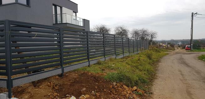 Ogrodzenie palisada nowoczesne