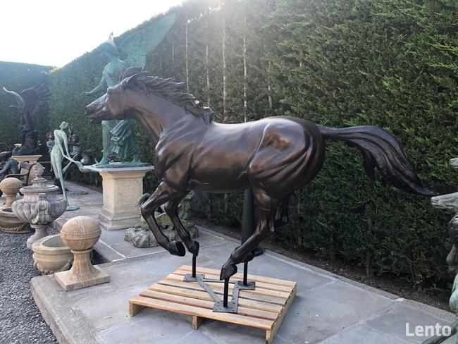 Rzeźba Koń z brązu H240cm