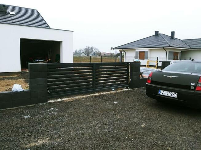 Ogrodzenie palisada nowoczesne